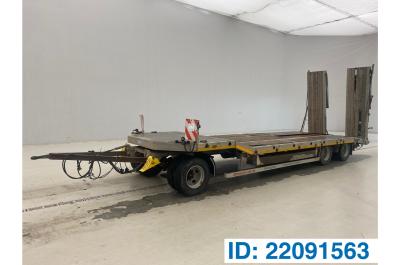 MOESLEIN Low bed trailer