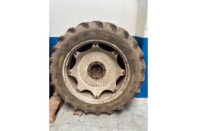 Diversen Semperit 13,6R38 Tractor Seperit 13,6R38