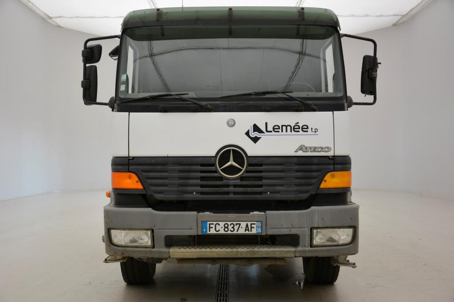 Mercedes-Benz Atego 1823