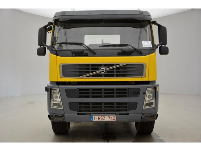 Volvo fm truck 6x2