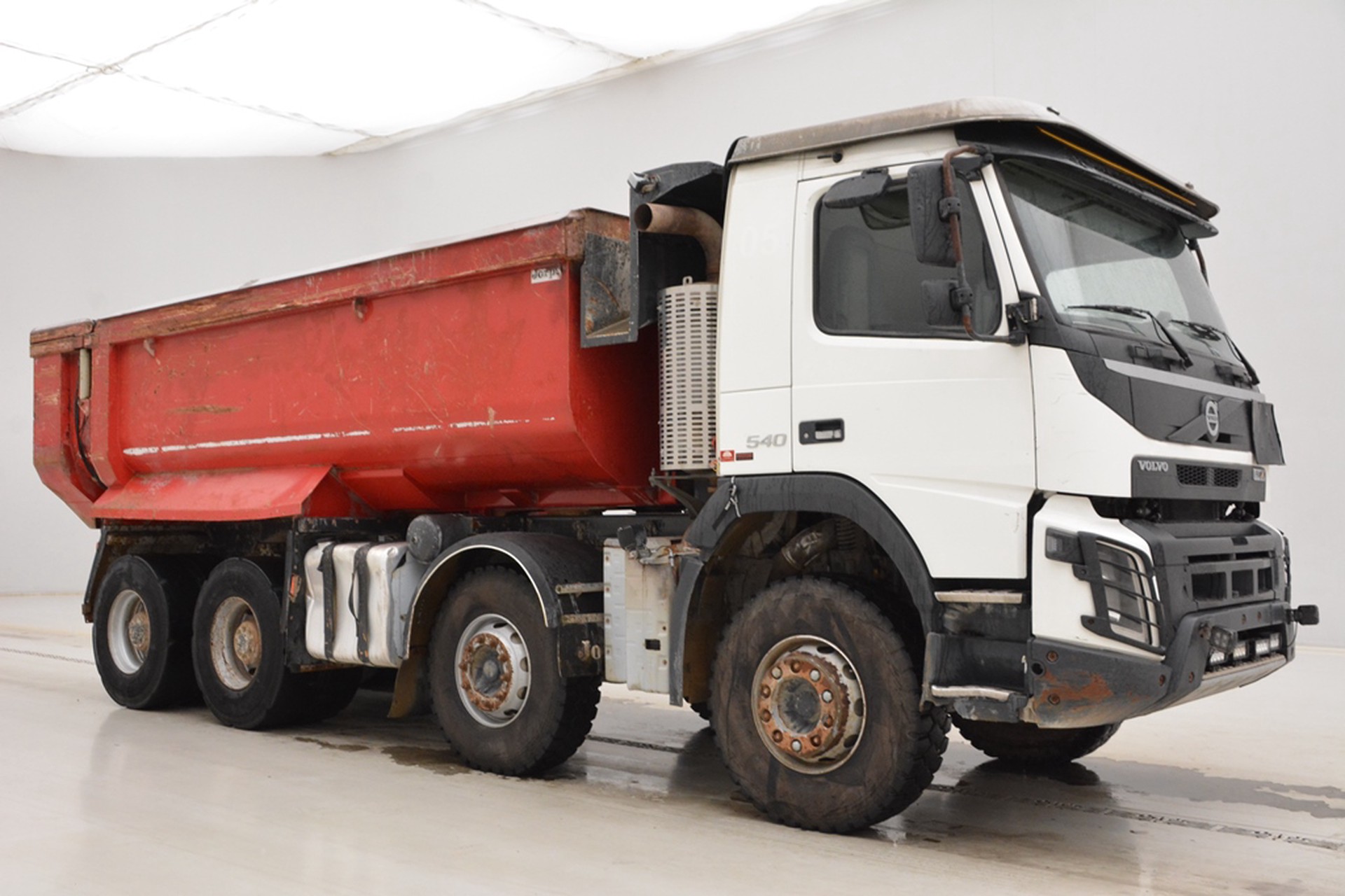 Tipper Volvo FMX 540 8x4 Dumper truck from Spain - ID: 5568452